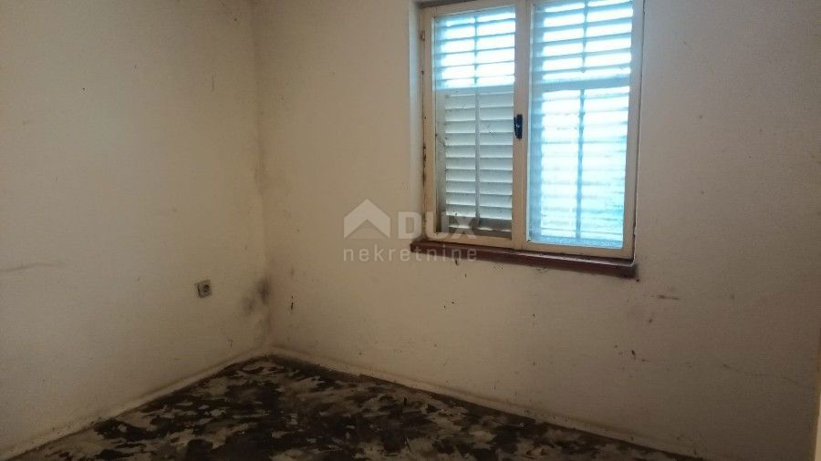 SVETI FILIP I JAKOV, SIKVO - piano terra con giardino per adattamento