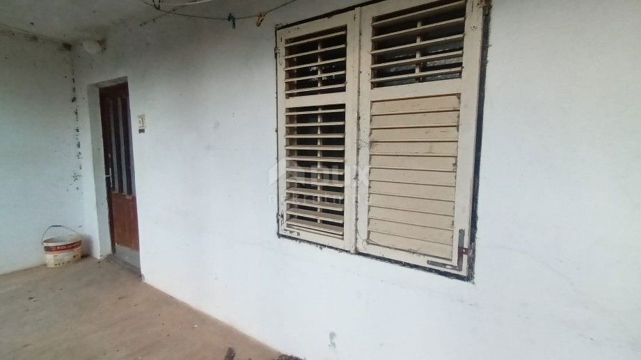 SVETI FILIP I JAKOV, SIKVO - piano terra con giardino per adattamento