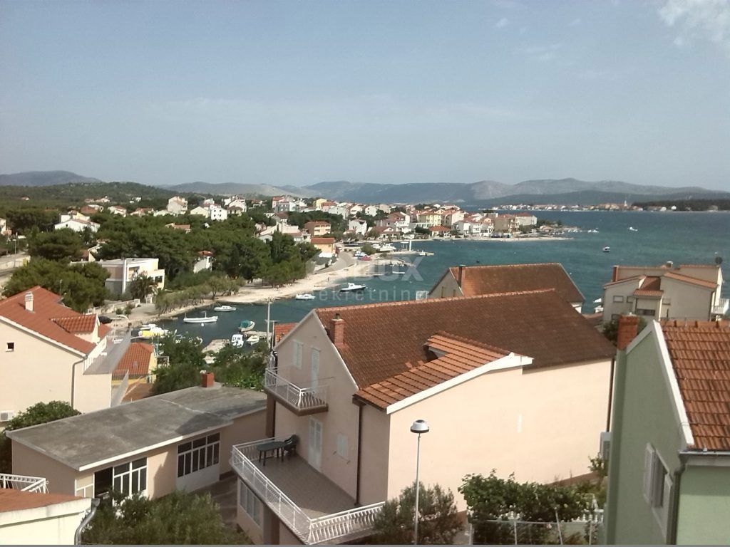 ŠIBENIK, BRODARICA - Tre appartamenti al piano terra