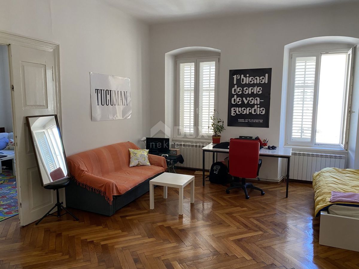 RIJEKA, CENTRO - appartamento, 4 camere da letto + bagno, 148 m2, decorato e arredato!!!