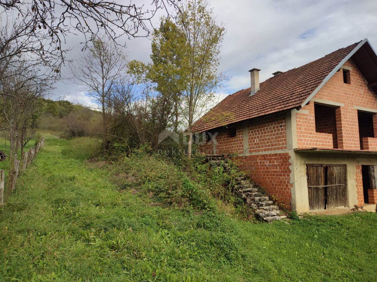 LAGHI DI PLITVICA (dintorni) - Complesso fondiario con fabbricato