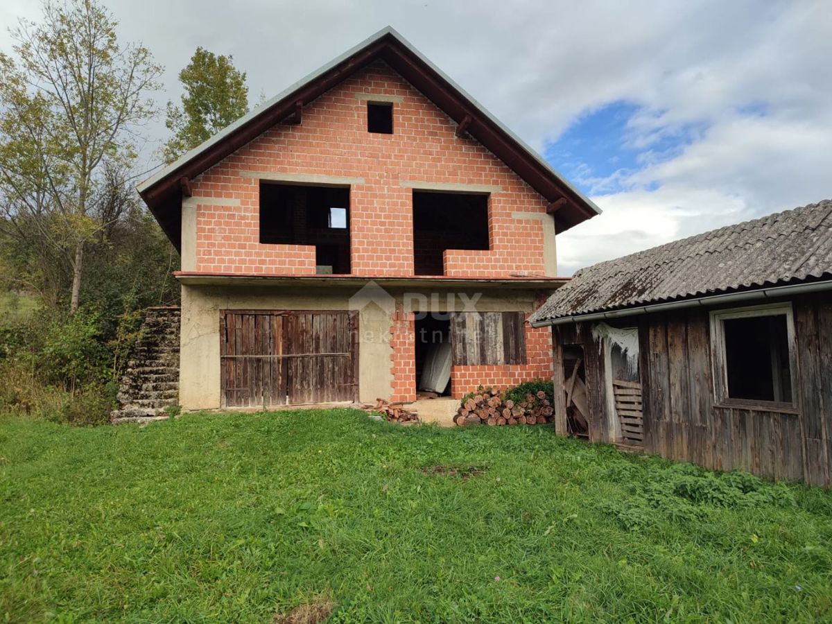 LAGHI DI PLITVICA (dintorni) - Complesso fondiario con fabbricato