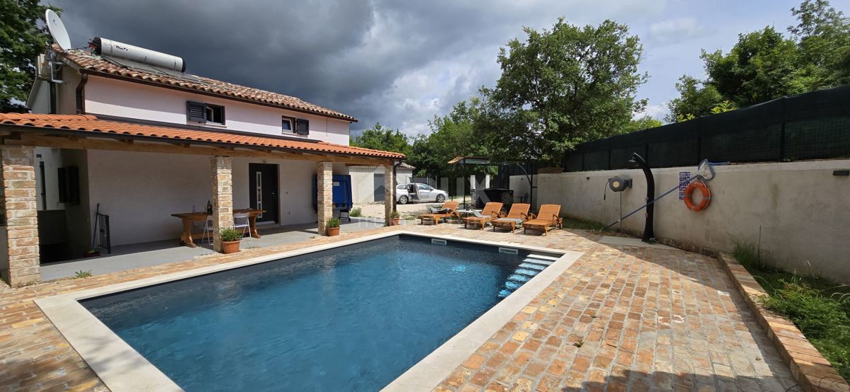 ISTRIA, ŽMINJ - Casa vacanze isolata con piscina e jacuzzi 