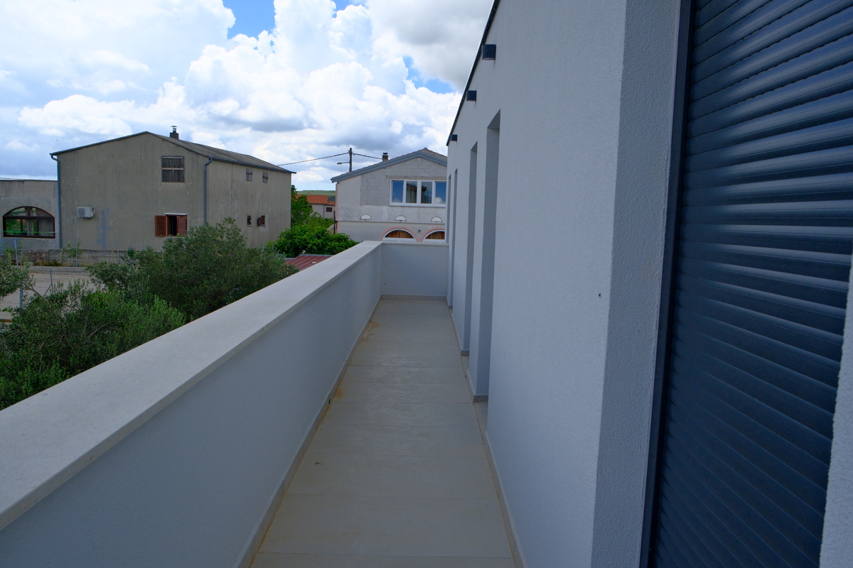 ZADAR, MASLENICA - Incantevole villa in pietra con piscina vicino al mare