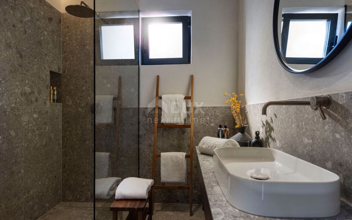 PAG, POVLJANE - Un impressionante angolo di paradiso con vista sul mare