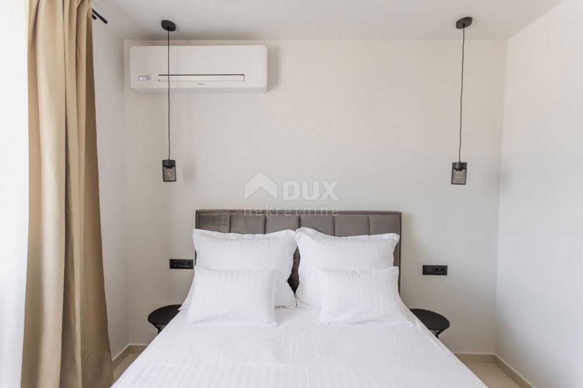 ISOLA DI PAG, MANDRE - esclusiva casa bifamiliare con piscina.