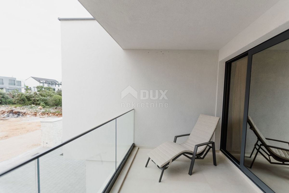 ISOLA DI PAG, MANDRE - esclusiva casa bifamiliare con piscina.