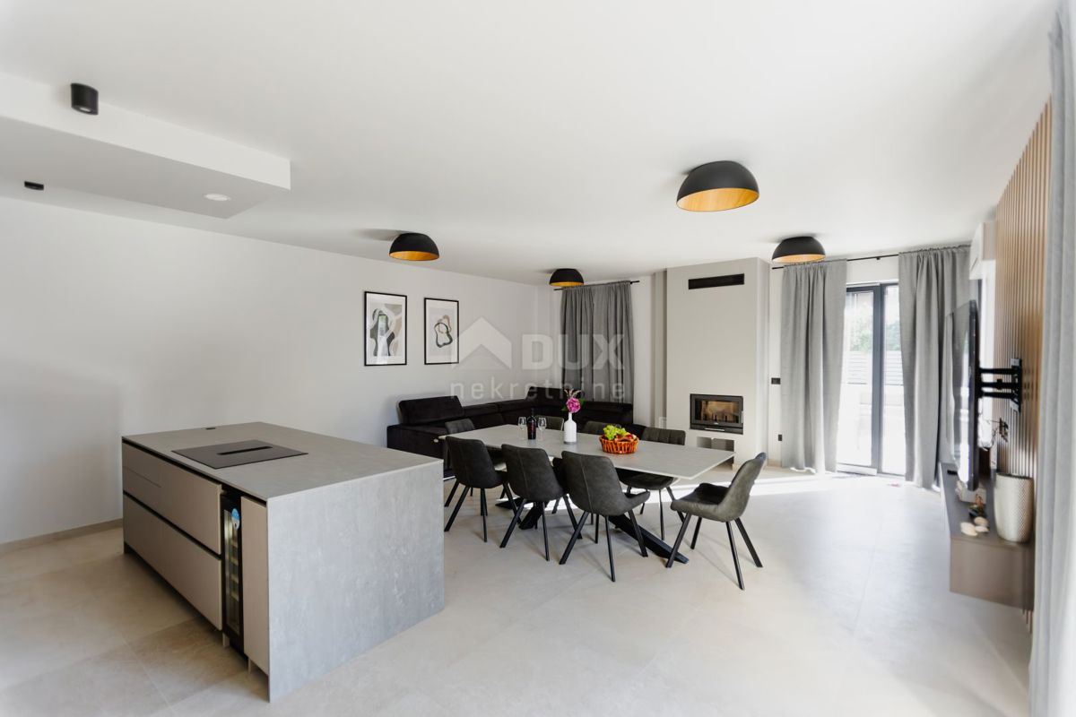 ISOLA DI PAG, MANDRE - esclusiva casa bifamiliare con piscina.