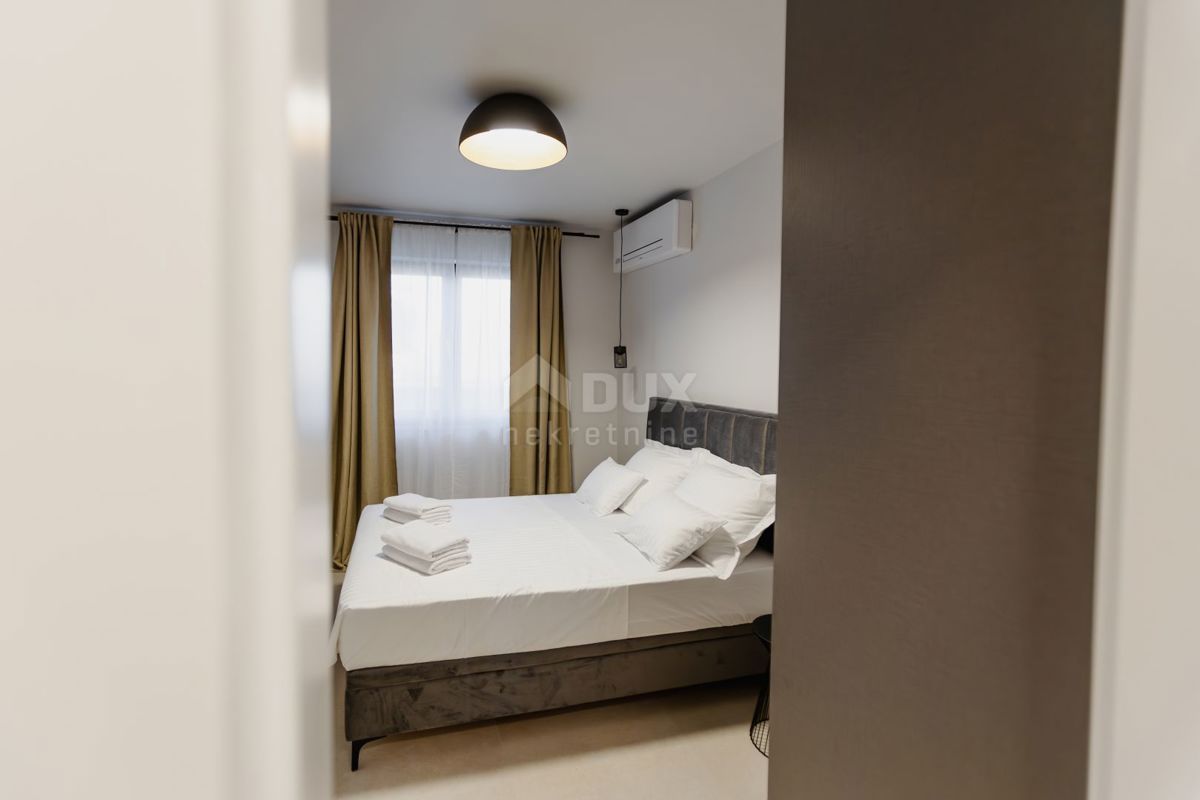 ISOLA DI PAG, MANDRE - esclusiva casa bifamiliare con piscina.