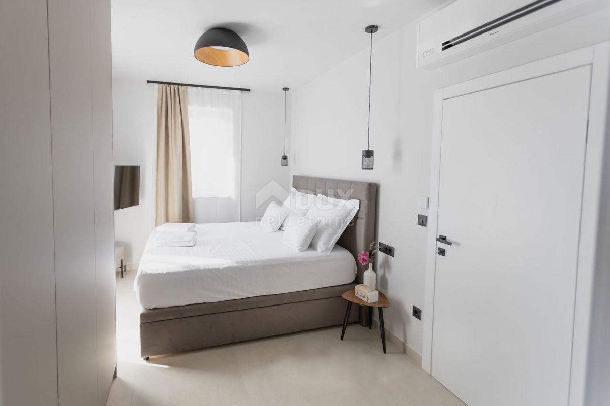 ISOLA DI PAG, MANDRE - esclusiva casa bifamiliare con piscina.