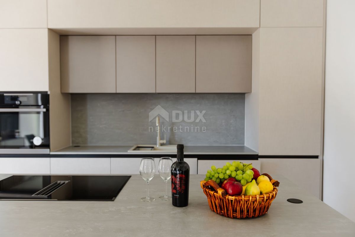 ISOLA DI PAG, MANDRE - esclusiva casa bifamiliare con piscina.