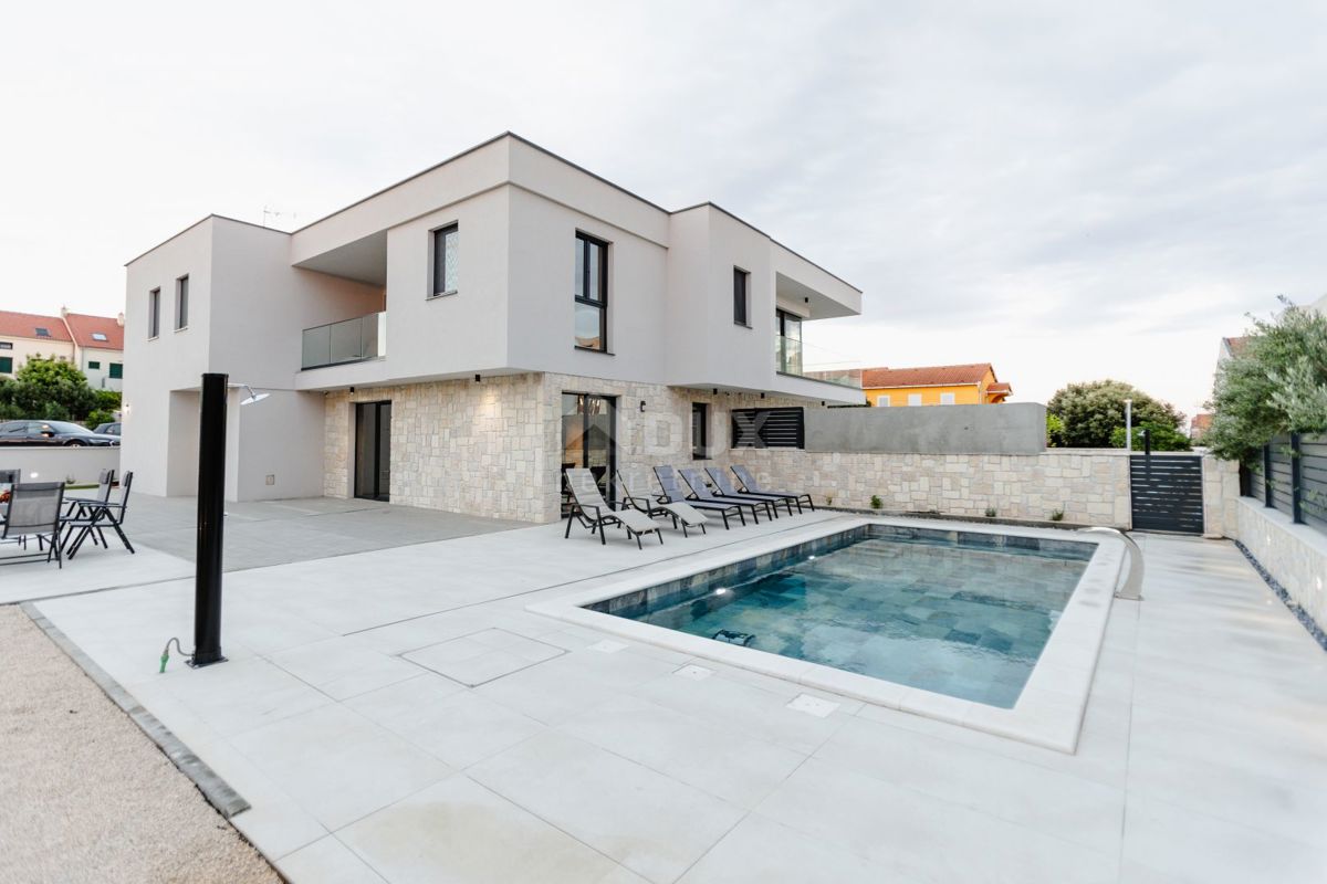 ISOLA DI PAG, MANDRE - esclusiva casa bifamiliare con piscina.