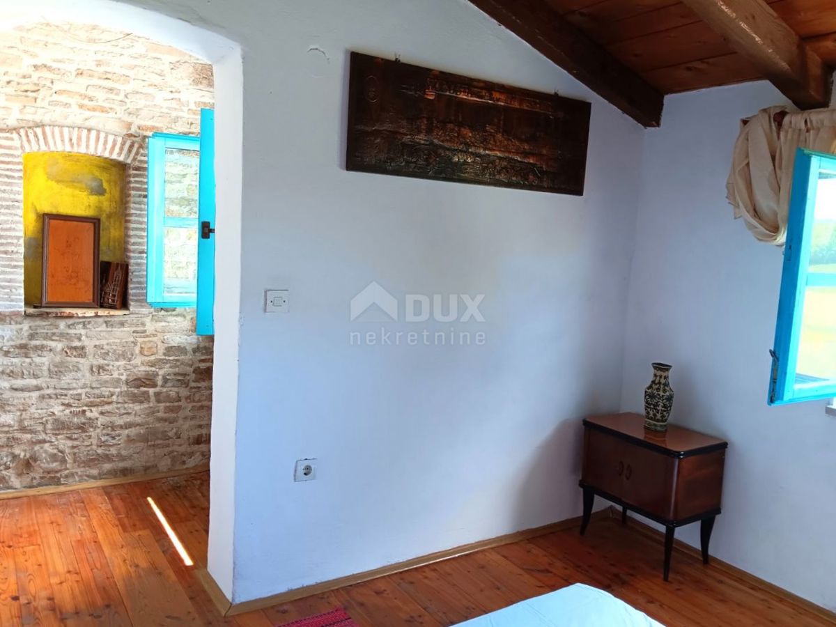 ISTRIA, PARENZO - Casa in pietra in una posizione idilliaca