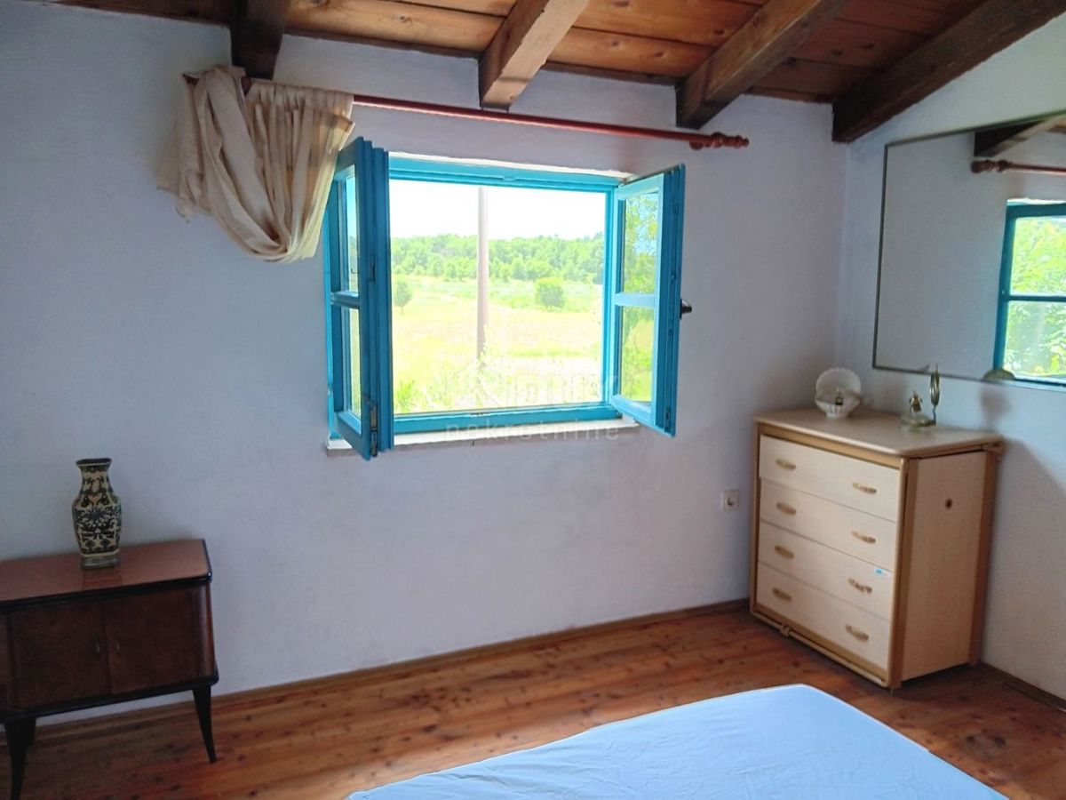 ISTRIA, PARENZO - Casa in pietra in una posizione idilliaca