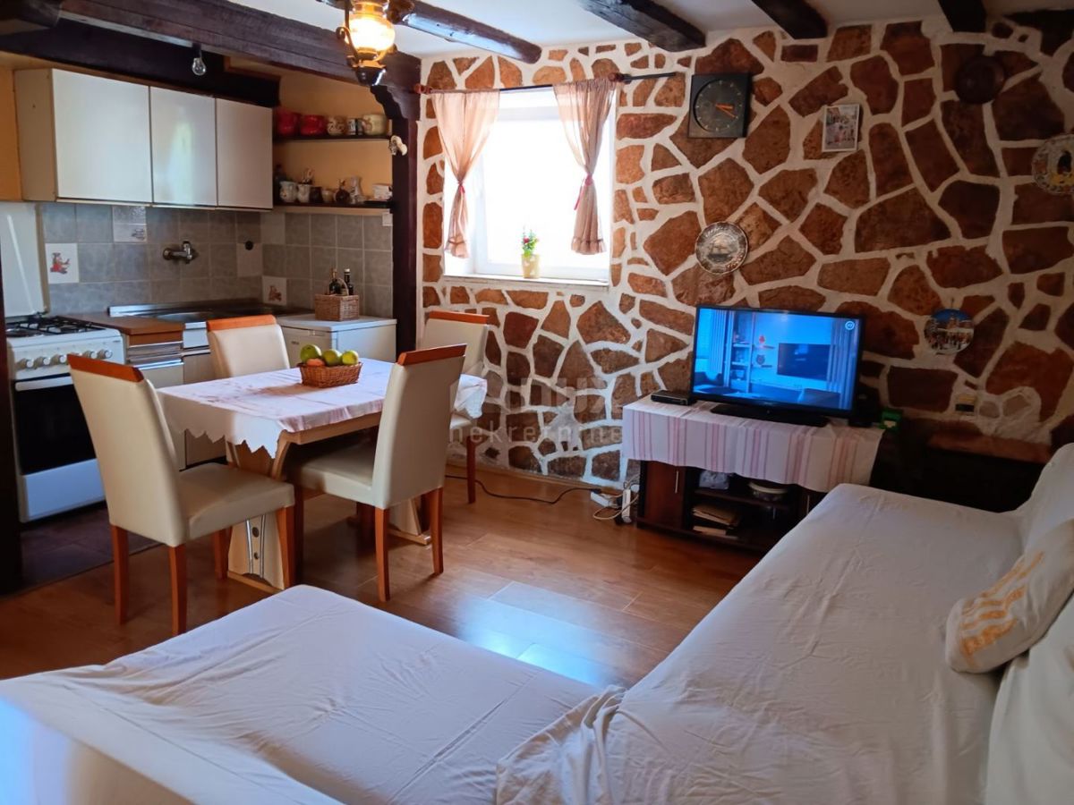 ISTRIA, PARENZO - Casa in pietra in una posizione idilliaca