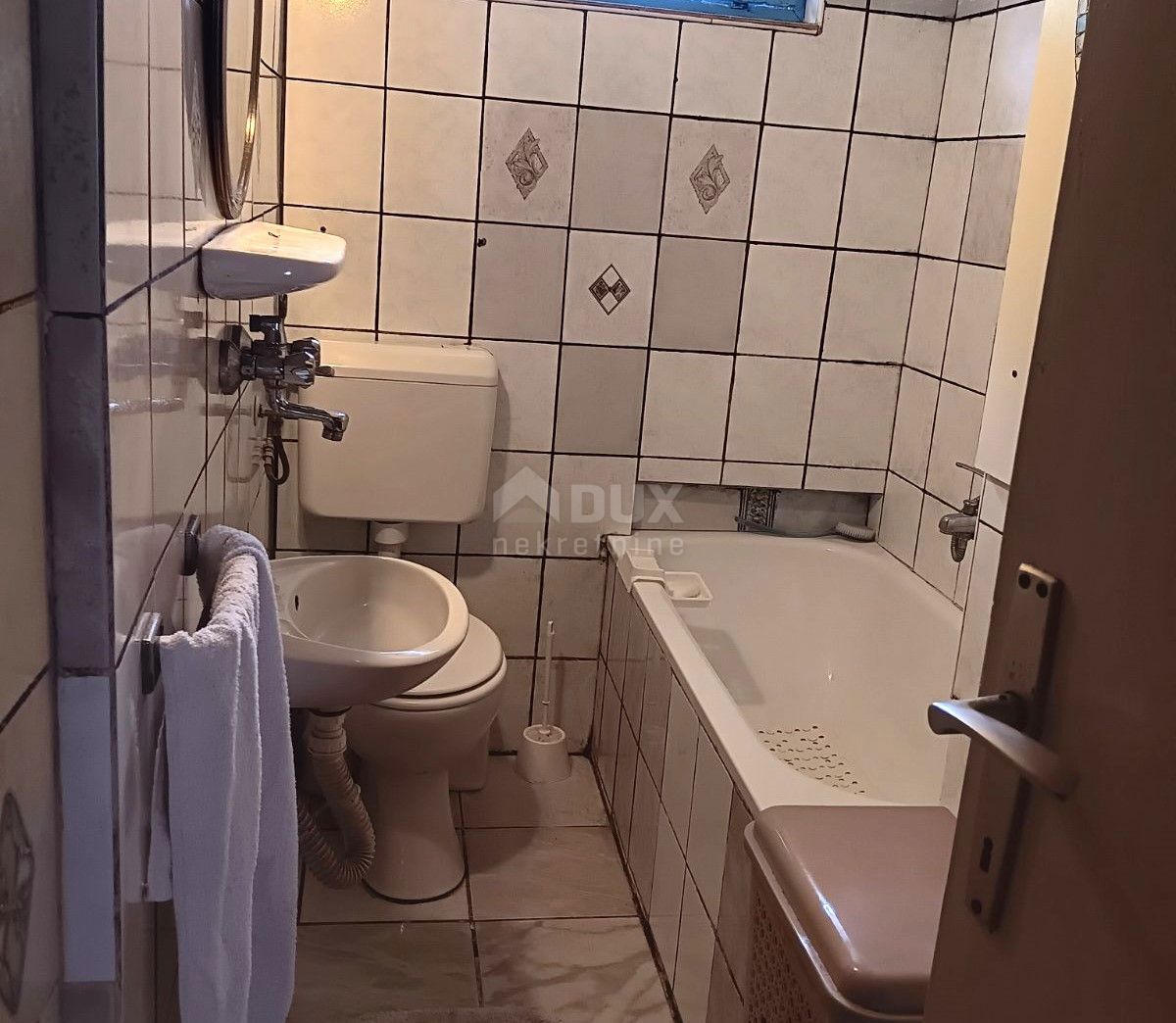 ISTRIA, PARENZO - Casa in pietra in una posizione idilliaca