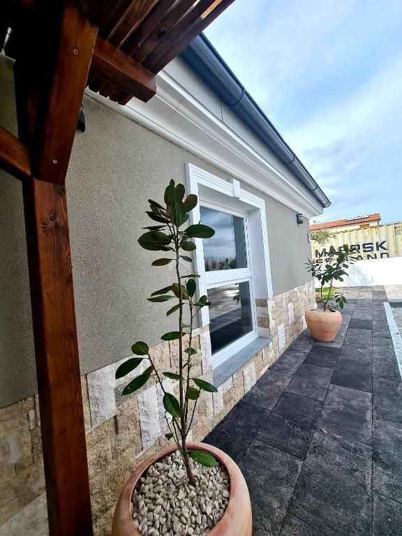 ISTRIA, ŠTOKOVCI - Bella casa a un piano con piscina, ampio cortile e sala giochi