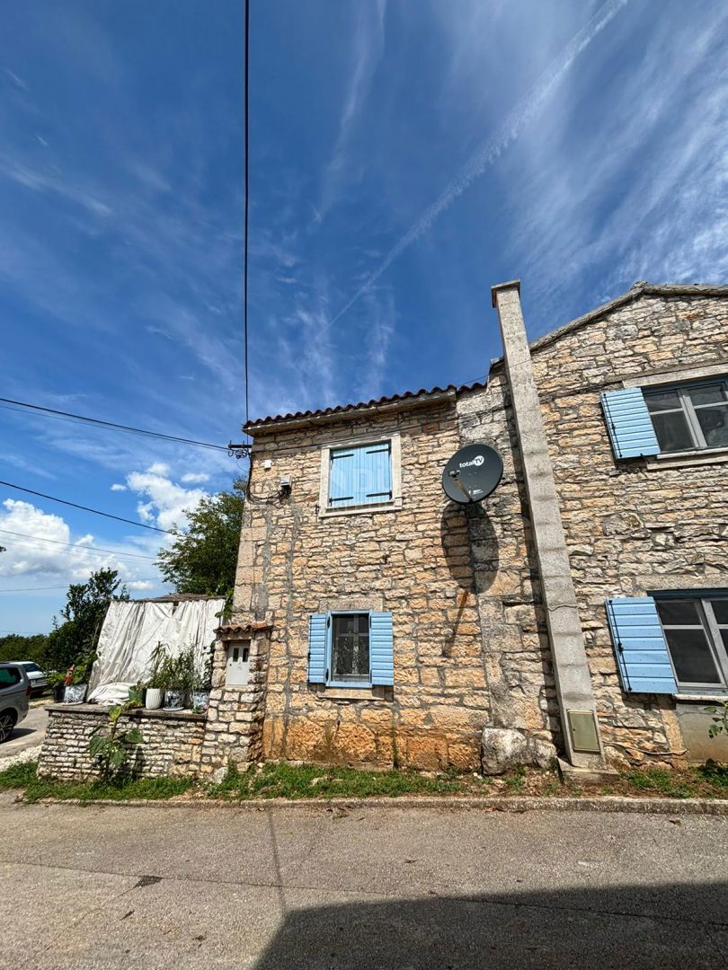 ISTRIA, KANFANAR - Bella casa istriana + 490 m2 di terreno edificabile!