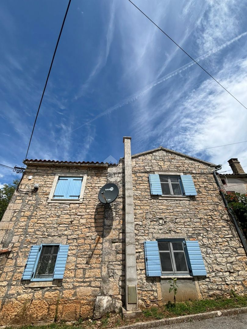 ISTRIA, KANFANAR - Bella casa istriana + 490 m2 di terreno edificabile!