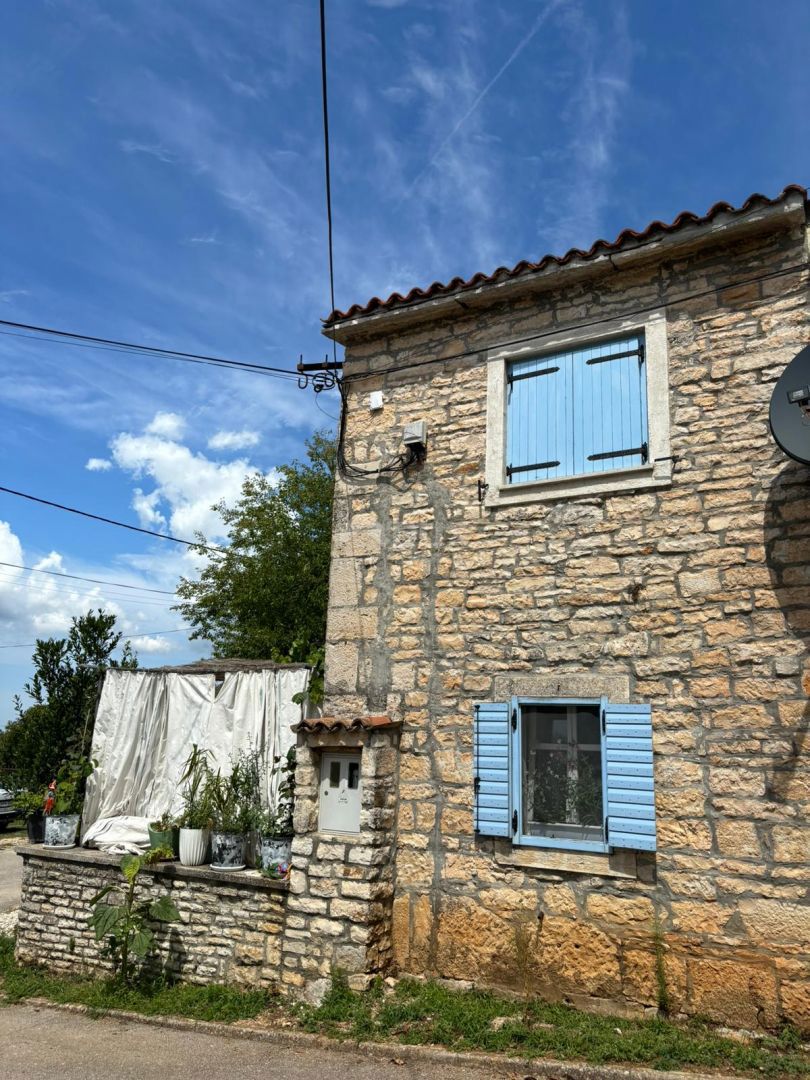 ISTRIA, KANFANAR - Bella casa istriana + 490 m2 di terreno edificabile!