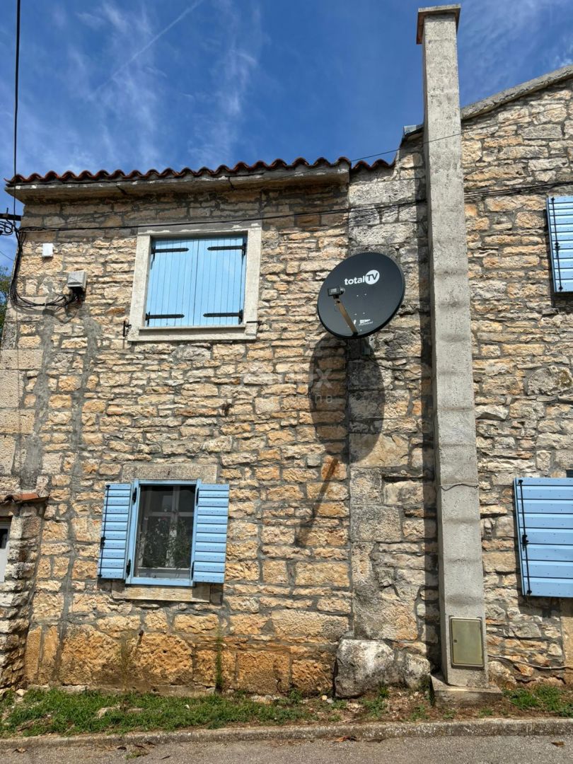 ISTRIA, KANFANAR - Bella casa istriana + 490 m2 di terreno edificabile!