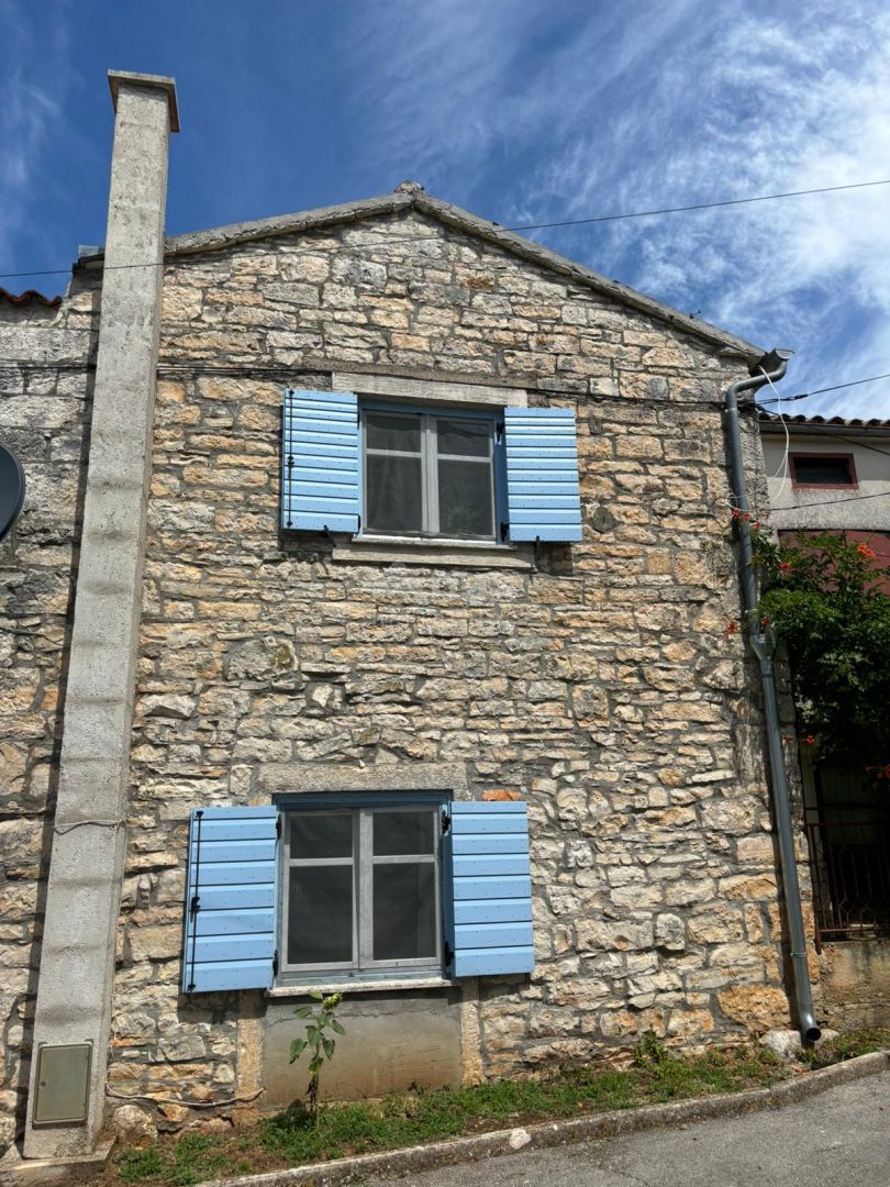 ISTRIA, KANFANAR - Bella casa istriana + 490 m2 di terreno edificabile!