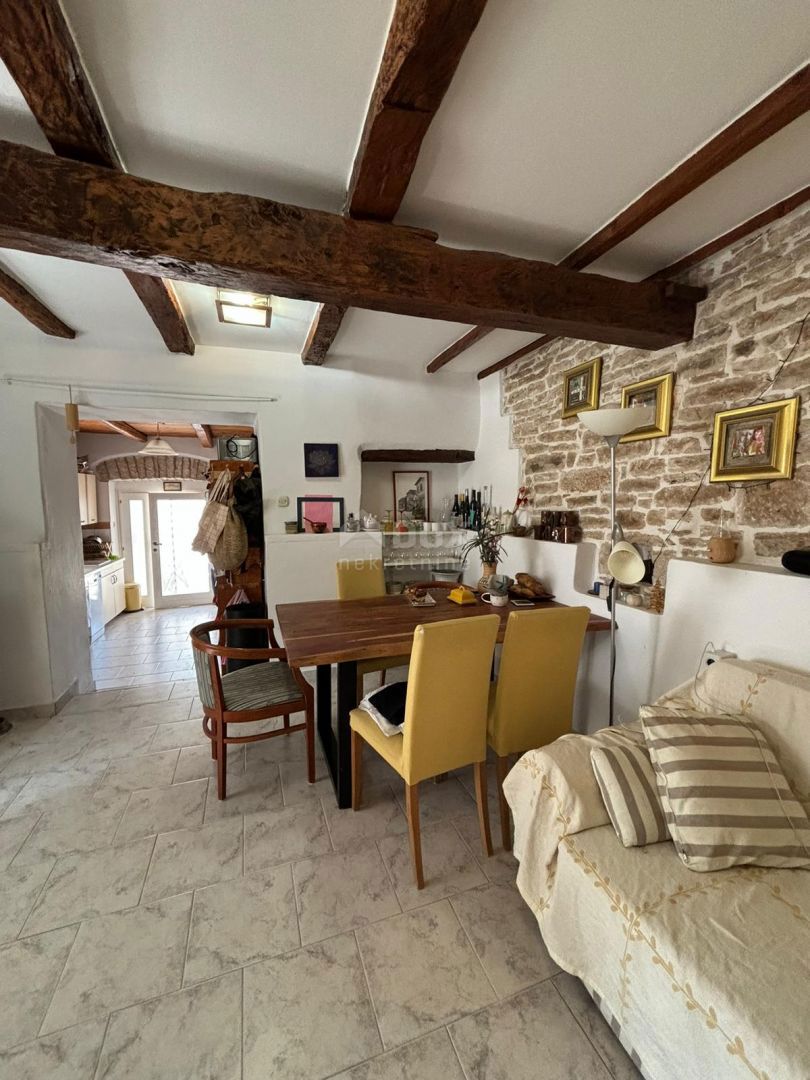 ISTRIA, KANFANAR - Bella casa istriana + 490 m2 di terreno edificabile!