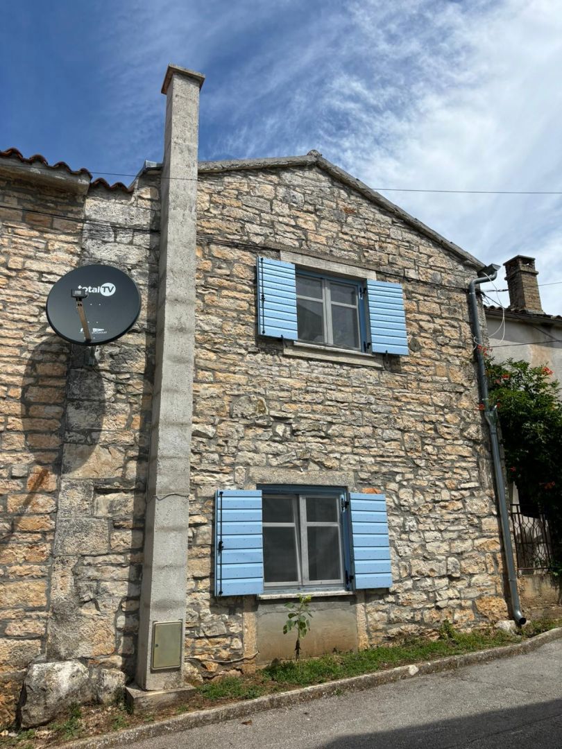 ISTRIA, KANFANAR - Bella casa istriana + 490 m2 di terreno edificabile!