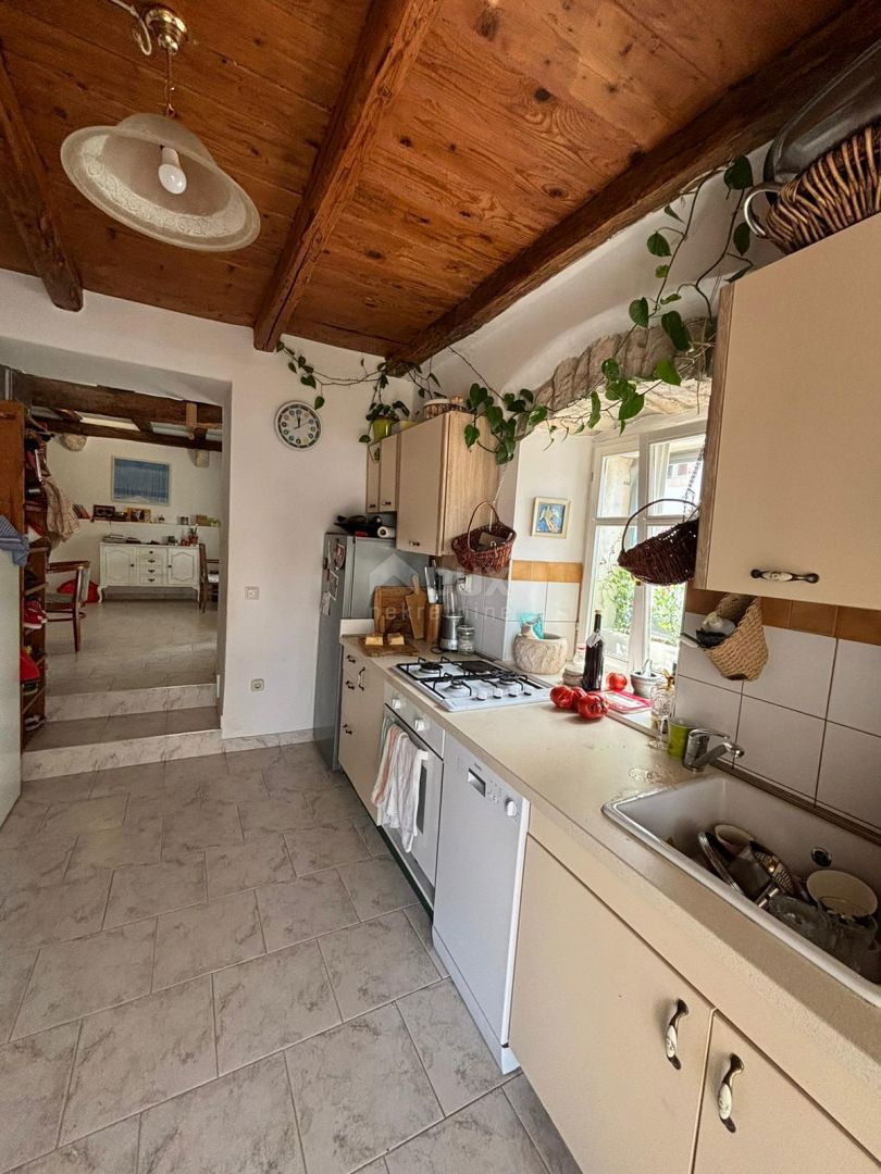 ISTRIA, KANFANAR - Bella casa istriana + 490 m2 di terreno edificabile!