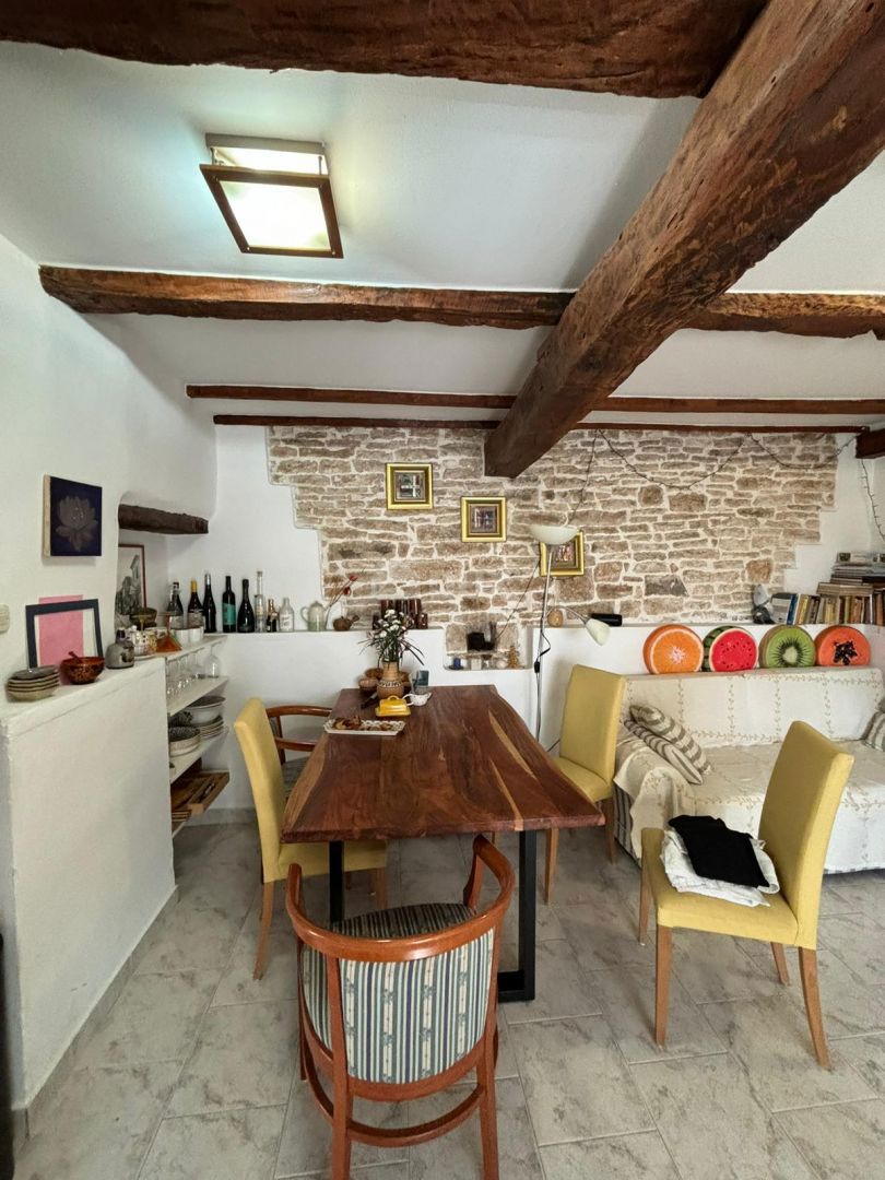 ISTRIA, KANFANAR - Bella casa istriana + 490 m2 di terreno edificabile!