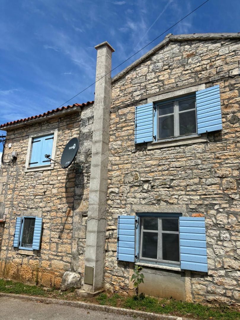 ISTRIA, KANFANAR - Bella casa istriana + 490 m2 di terreno edificabile!