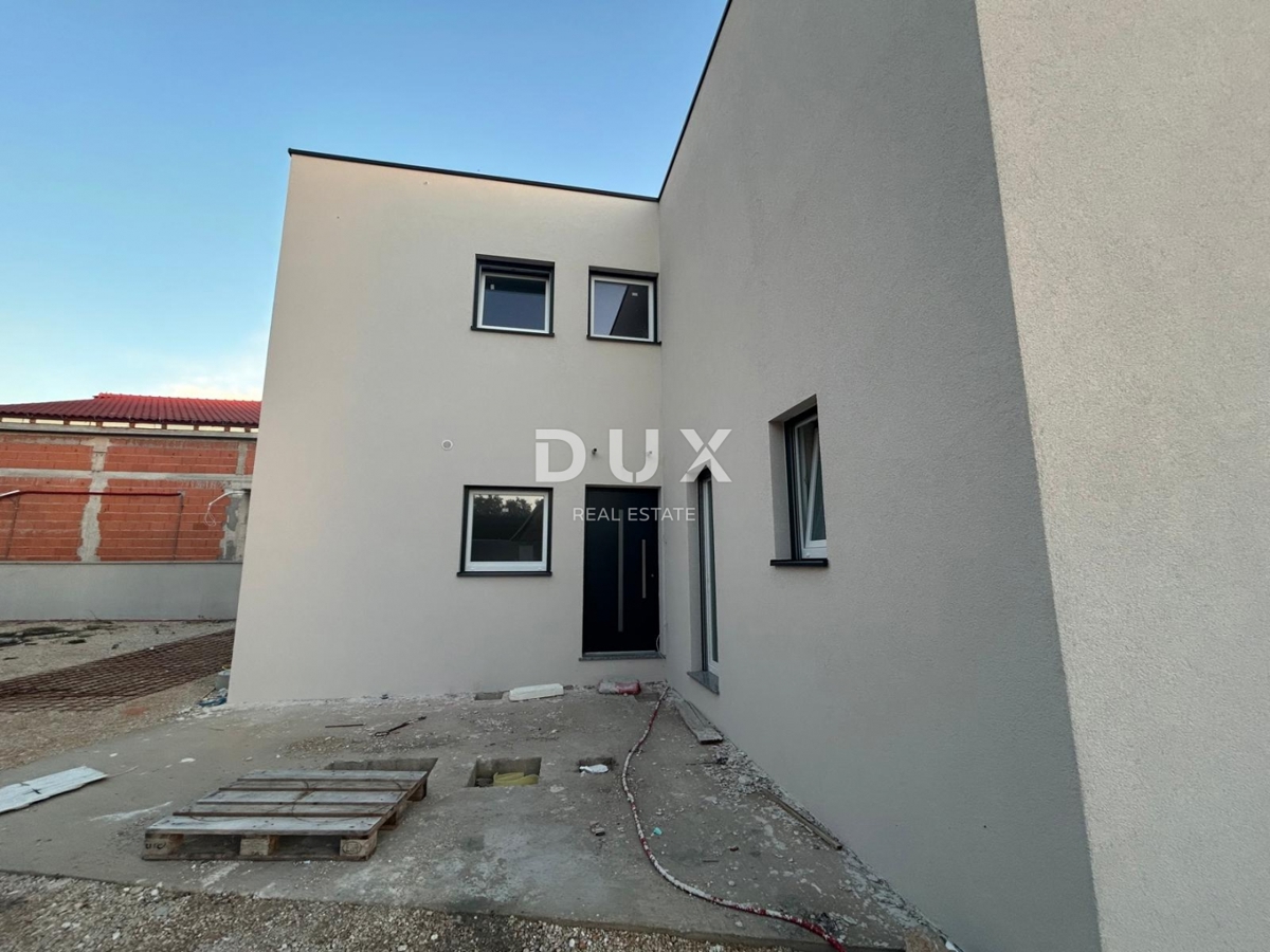 ŠIBENIK, PIROVAC - Moderno duplex con piscina in un nuovo edificio