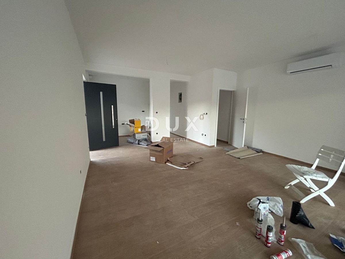 ŠIBENIK, PIROVAC - Moderno duplex con piscina in un nuovo edificio