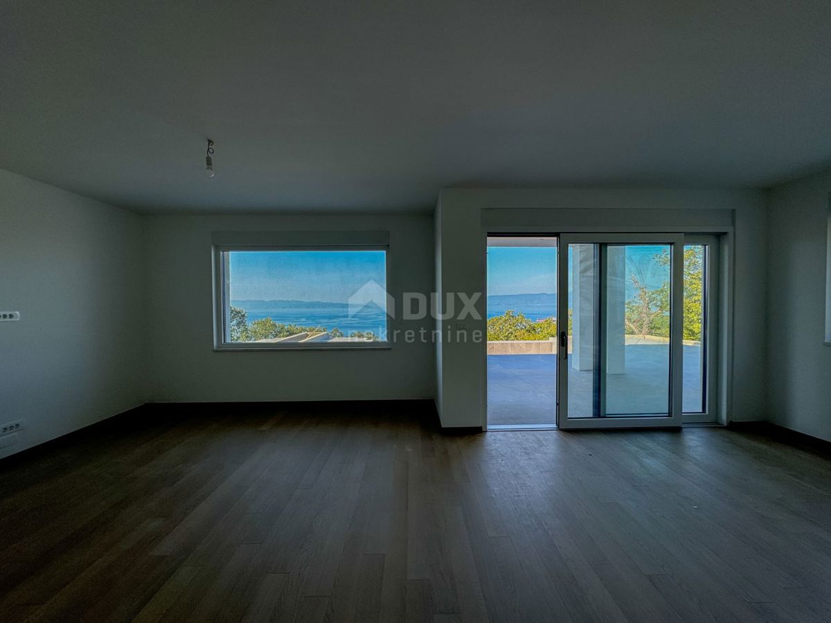 RIJEKA, KOSTRENA - due ville con due piscine, garage, splendida nuova costruzione con vista mare, raro investimento