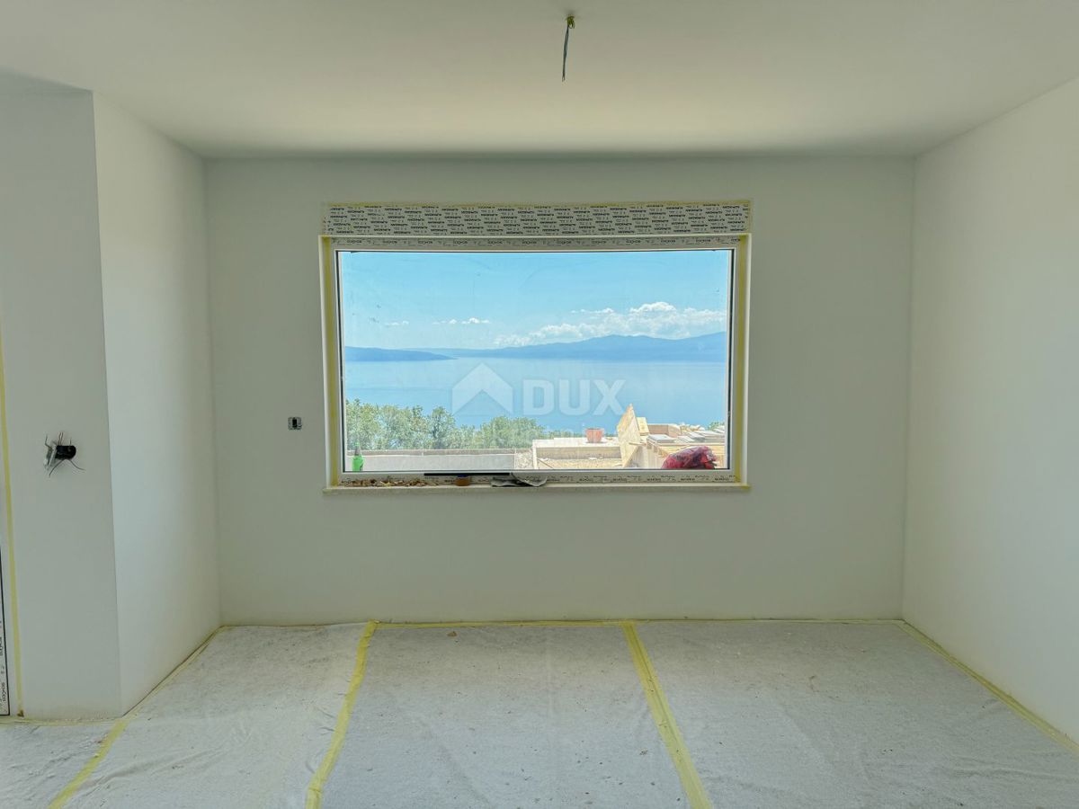 RIJEKA, KOSTRENA - due ville con due piscine, garage, splendida nuova costruzione con vista mare, raro investimento