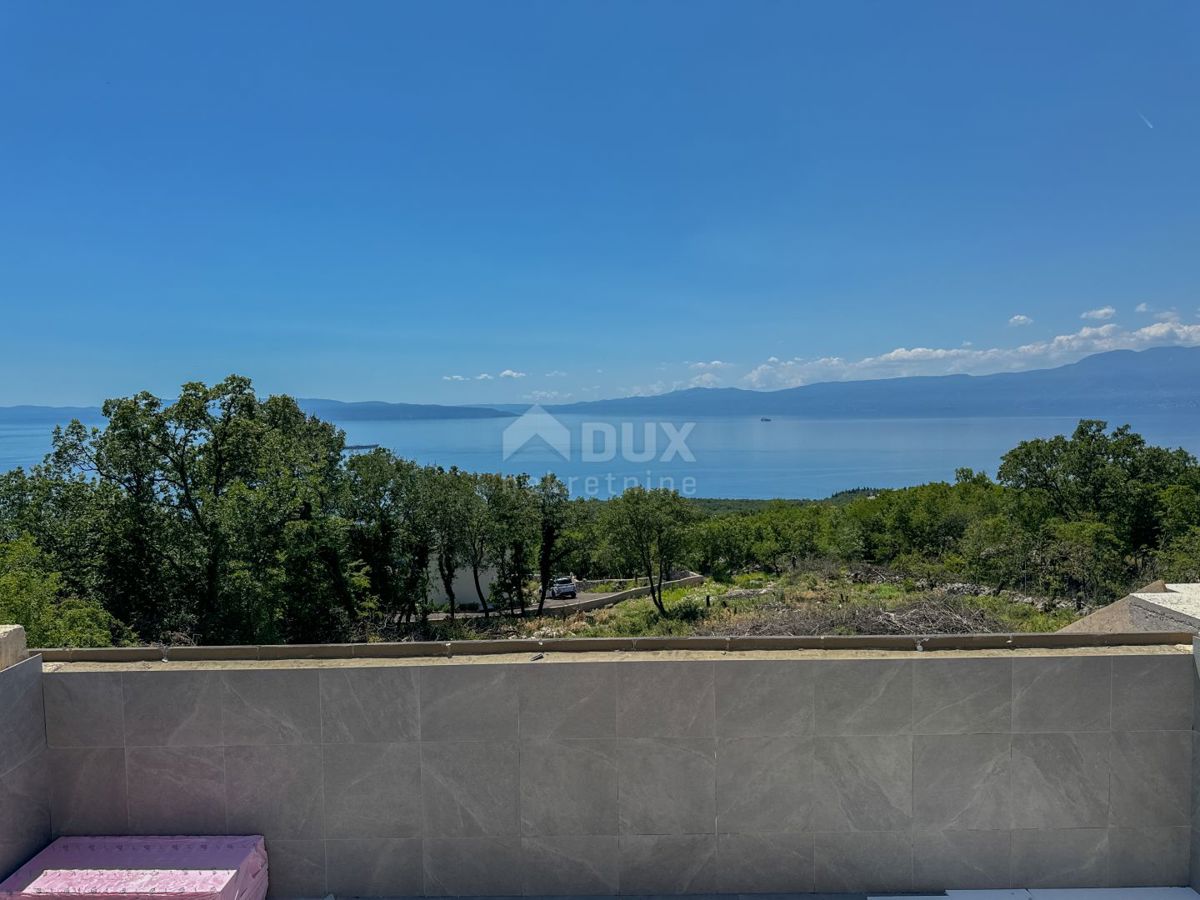 RIJEKA, KOSTRENA - due ville con due piscine, garage, splendida nuova costruzione con vista mare, raro investimento