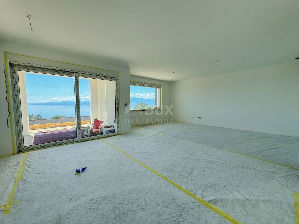 RIJEKA, KOSTRENA - due ville con due piscine, garage, splendida nuova costruzione con vista mare, raro investimento