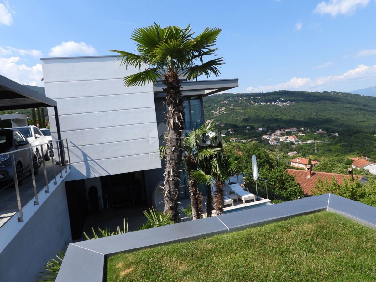 OPATIJA, LOVRAN - lussuosa villa con una bellissima vista sul mare, una piscina e un giardino di 500m2