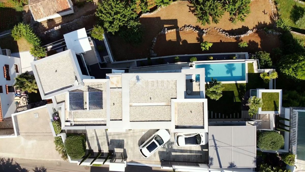 OPATIJA, LOVRAN - lussuosa villa con una bellissima vista sul mare, una piscina e un giardino di 500m2