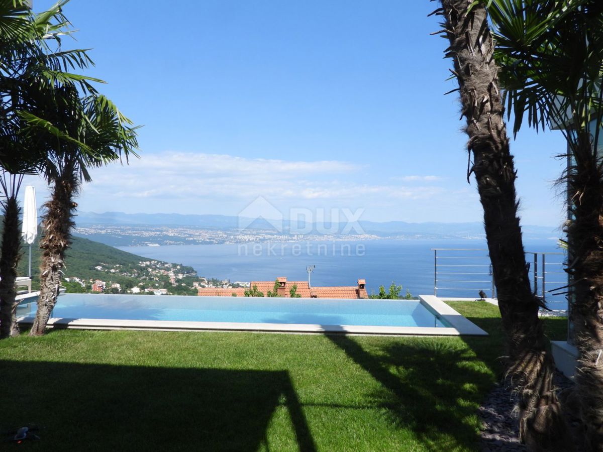 OPATIJA, LOVRAN - lussuosa villa con una bellissima vista sul mare, una piscina e un giardino di 500m2