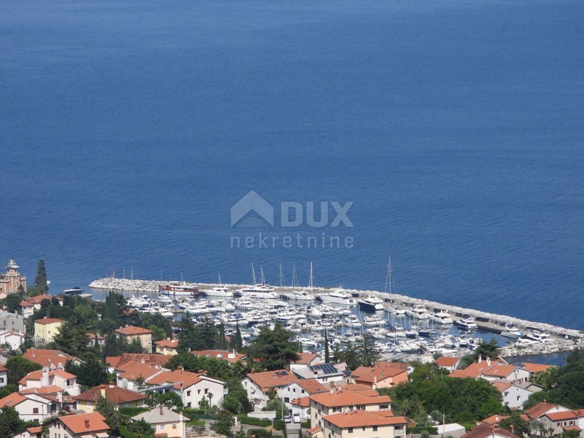 OPATIJA, LOVRAN - lussuosa villa con una bellissima vista sul mare, una piscina e un giardino di 500m2