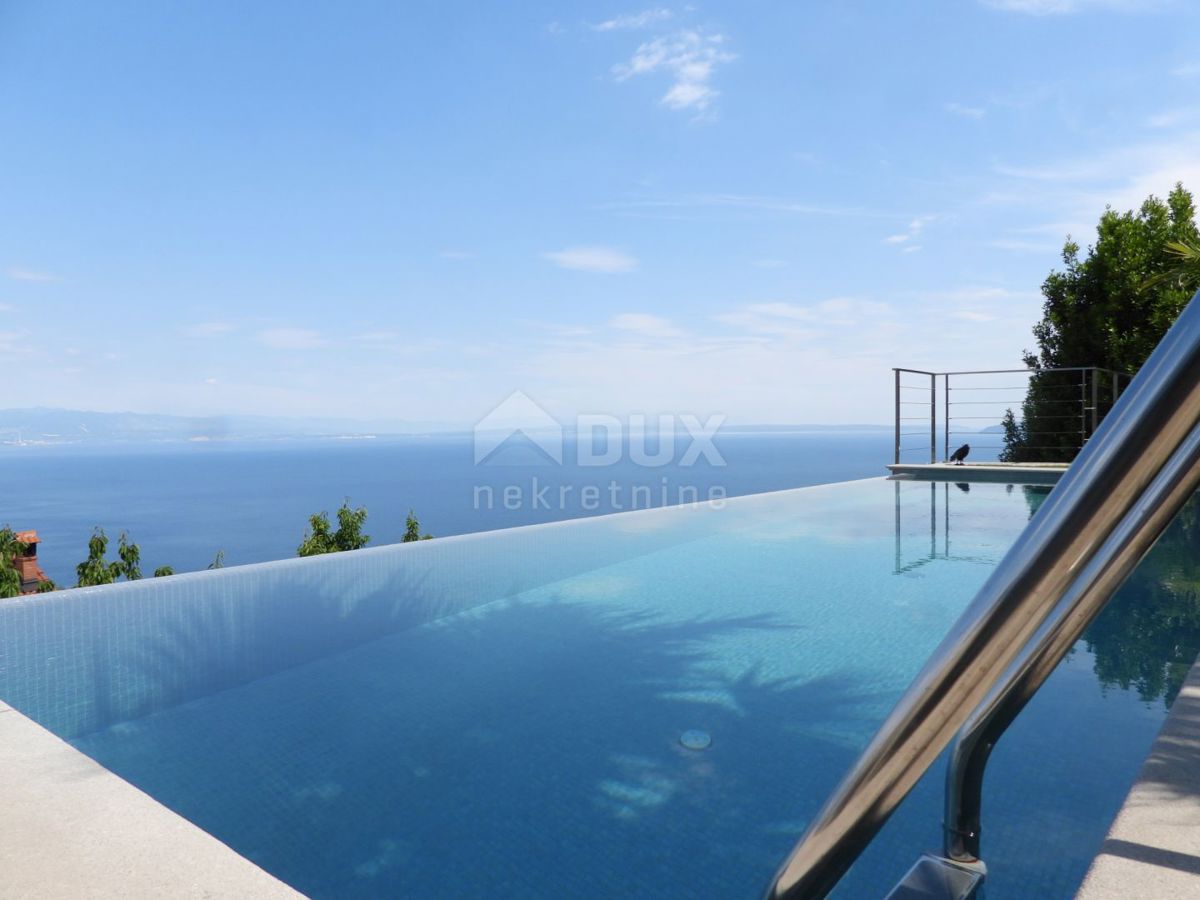 OPATIJA, LOVRAN - lussuosa villa con una bellissima vista sul mare, una piscina e un giardino di 500m2