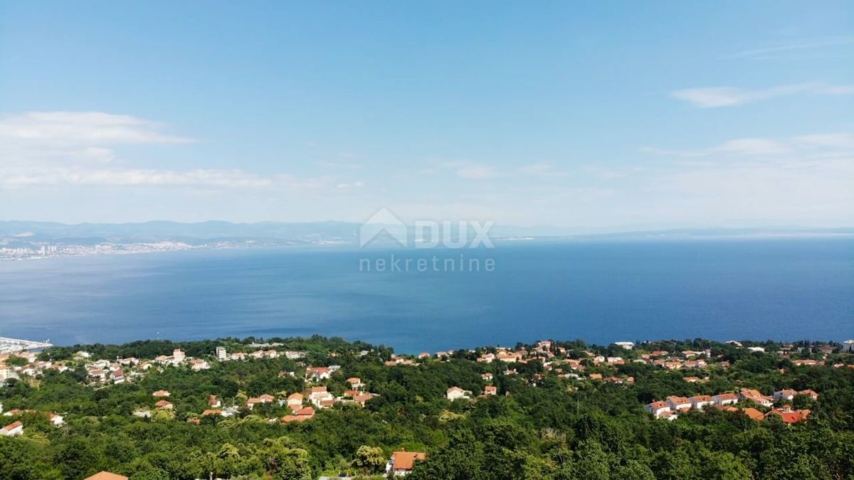 OPATIJA, LOVRAN - lussuosa villa con una bellissima vista sul mare, una piscina e un giardino di 500m2