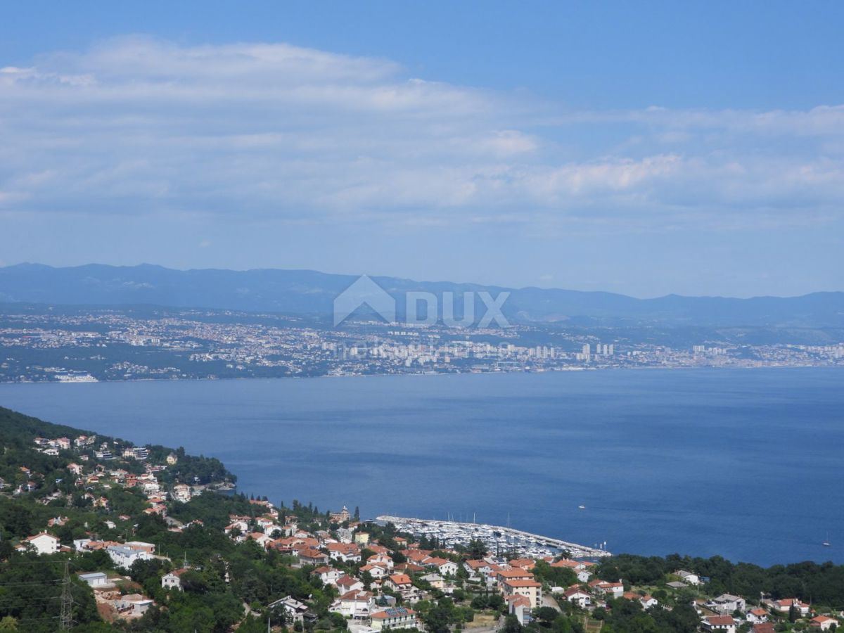 OPATIJA, LOVRAN - lussuosa villa con una bellissima vista sul mare, una piscina e un giardino di 500m2