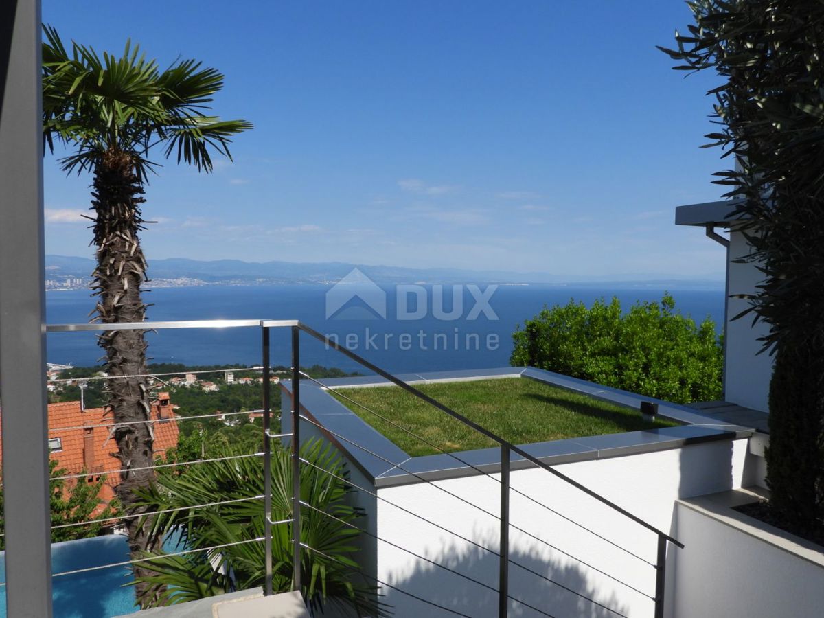 OPATIJA, LOVRAN - lussuosa villa con una bellissima vista sul mare, una piscina e un giardino di 500m2