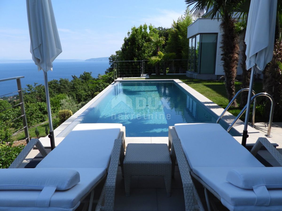 OPATIJA, LOVRAN - lussuosa villa con una bellissima vista sul mare, una piscina e un giardino di 500m2