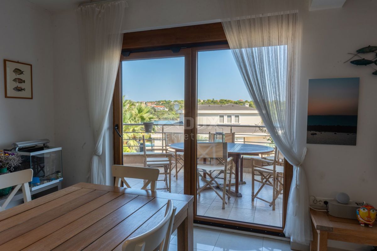 ISTRIA, BANJOLE - Bellissimo appartamento familiare con terrazza e garage in riva al mare!