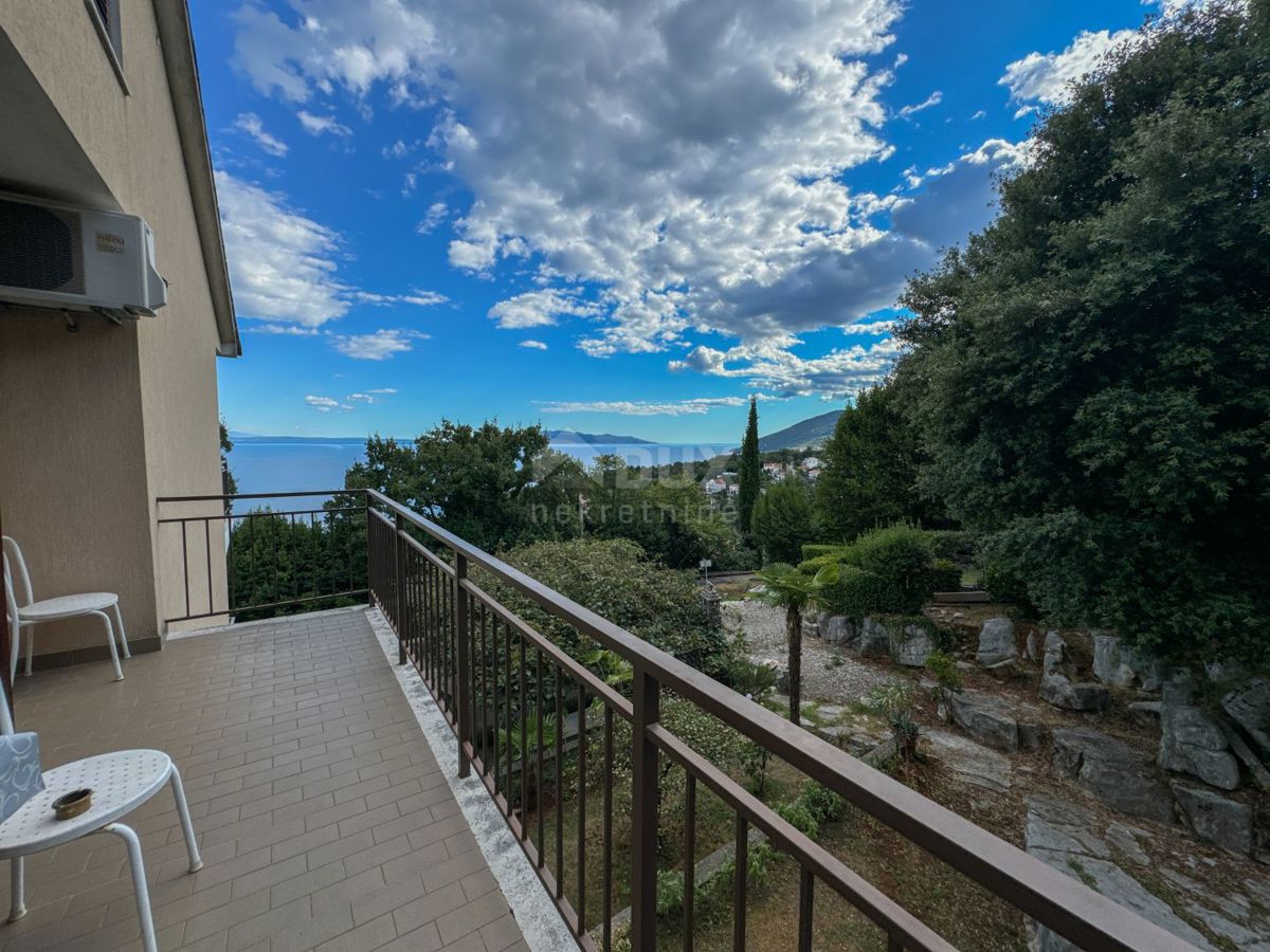 OPATIJA, IČIĆI - casa vicino alla marina di Ičići da ristrutturare, ricco giardino, vista panoramica sul mare, garage