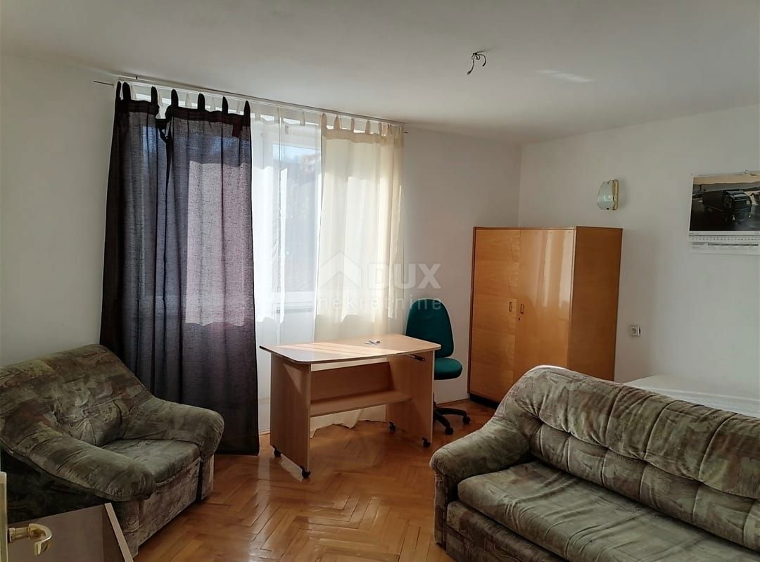 RIJEKA, TURNIĆ - appartamento 64 m2 2 camere da letto + balcone in un'ottima posizione! URGENTEMENTE! OPPORTUNITÀ!