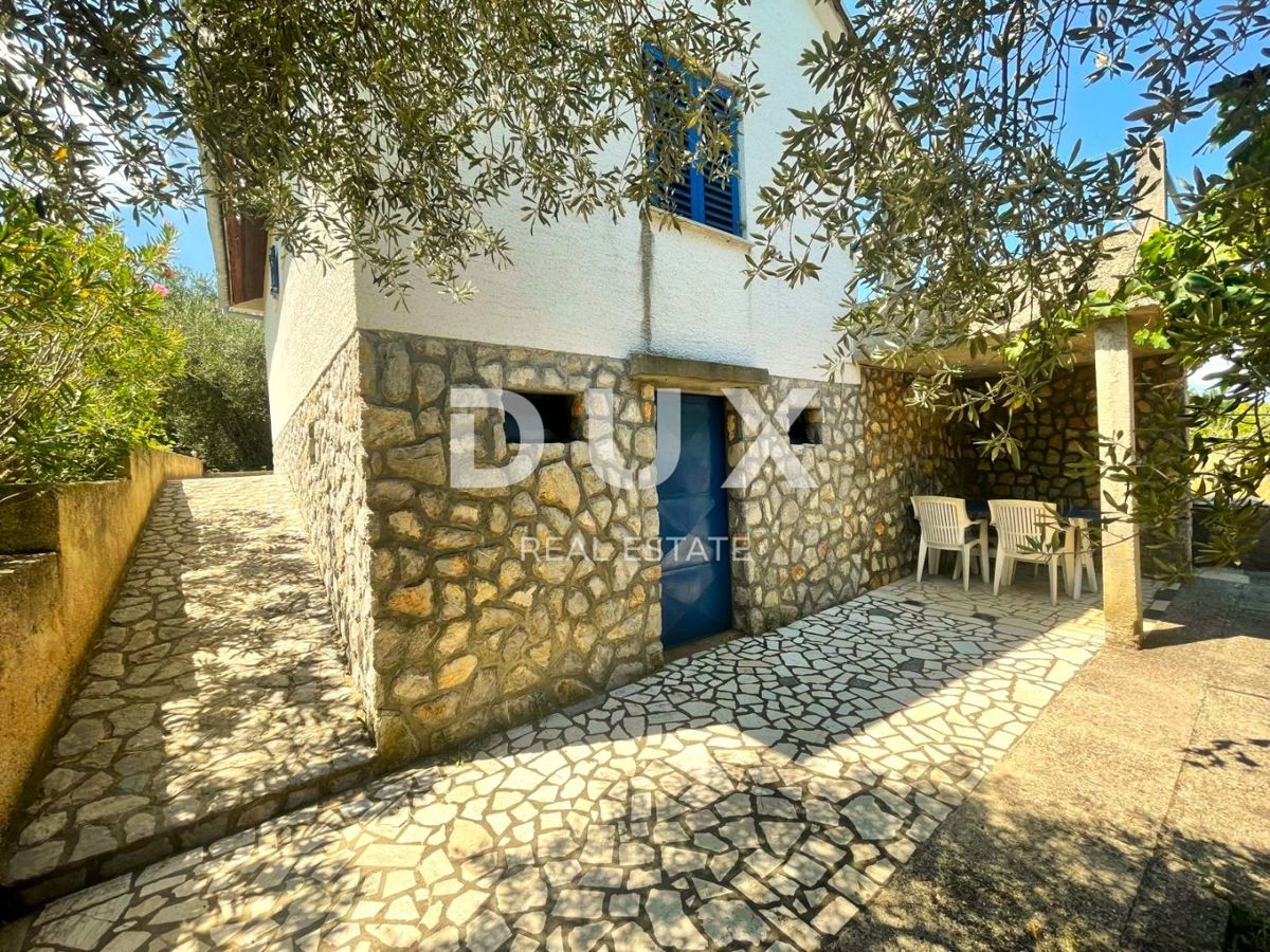 ISOLA DI KRK - Casa isolata, 400 ulivi, 10.000 m2 di terreno!